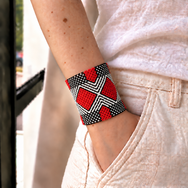 Pulseira Kamayurá – Arte Ancestral do Xingu