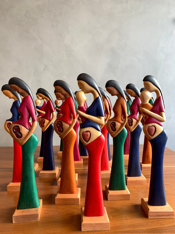 Escultura Beijo de Mãe com Bebê  - Mestre Elias José