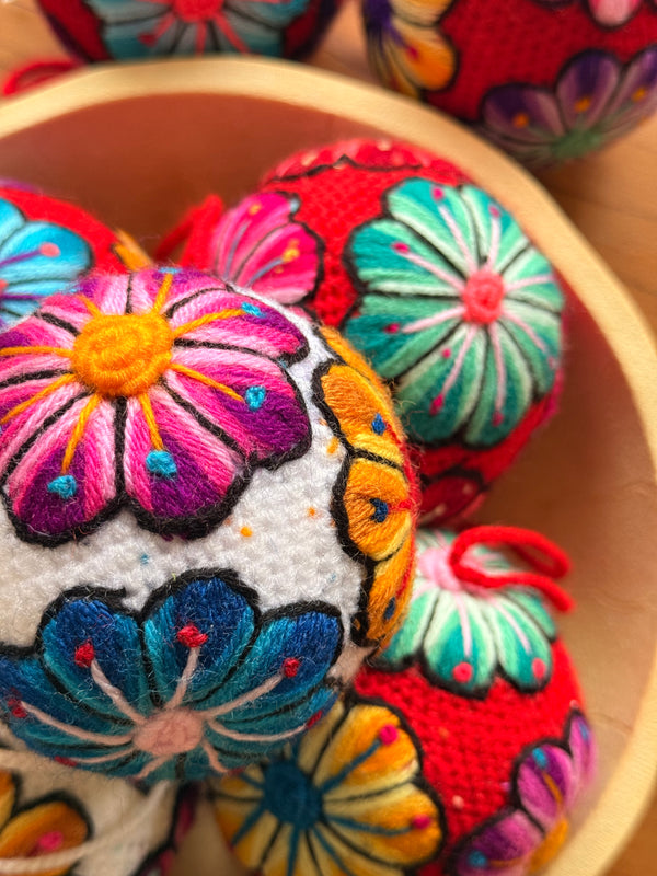 Bola de Natal Bordada de Ayacucho