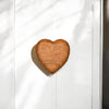 Gancho coração de madeira
