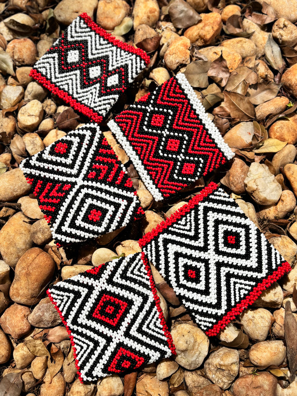 Pulseira Kamayurá – Arte Ancestral em Miçangas