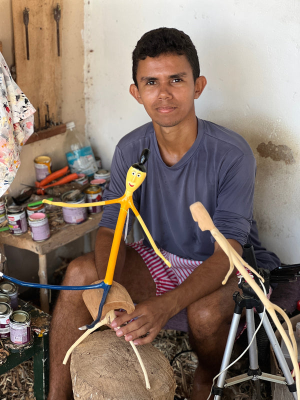 Boneco Bailarino Yang da Paz - Ilha do Ferro