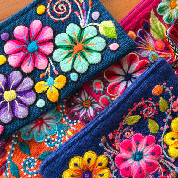 Necessaire Bordada Peruana