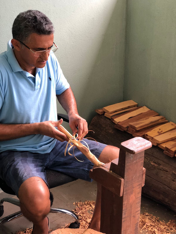 Escultura Beijo de Mãe com Bebê  - Mestre Elias José