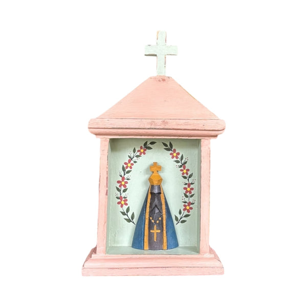 Oratório com Divino de Madeira