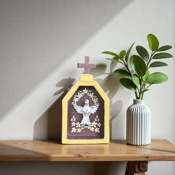 Mini Oratório com Divino de Madeira