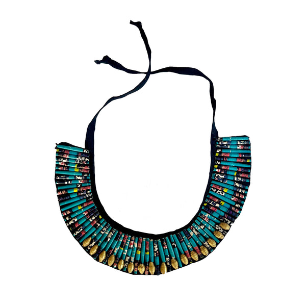 Colar Azul Bebê  -Beaded neckpiece