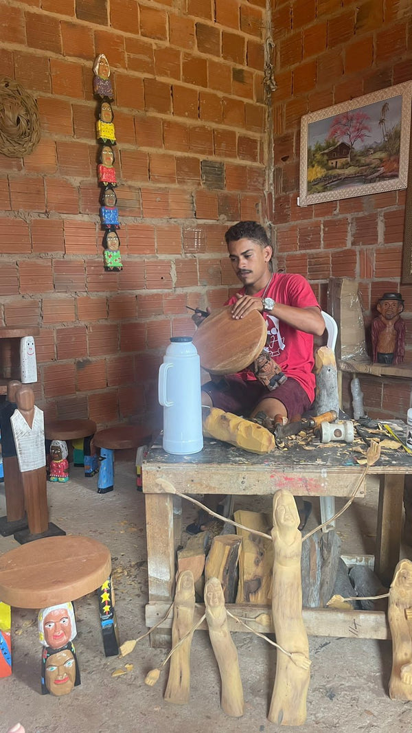 Escultura Coração na Mão