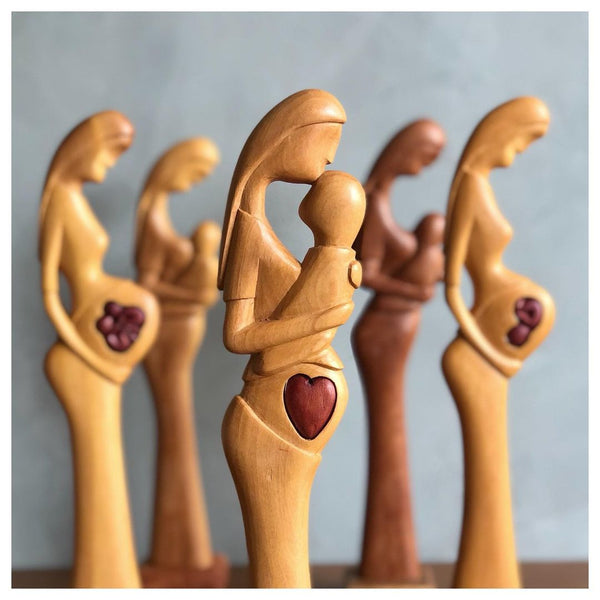 Escultura Beijo de Mãe - Mestre Elias José