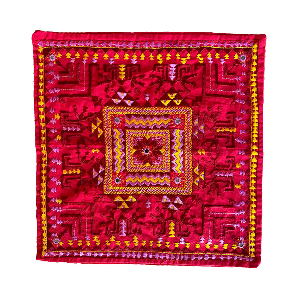 Capa de Almofada Bordada Indiana